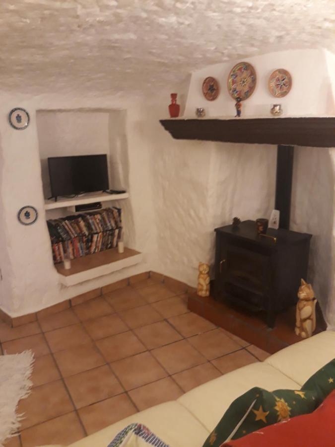 The Welcome Cave Freila Exterior photo